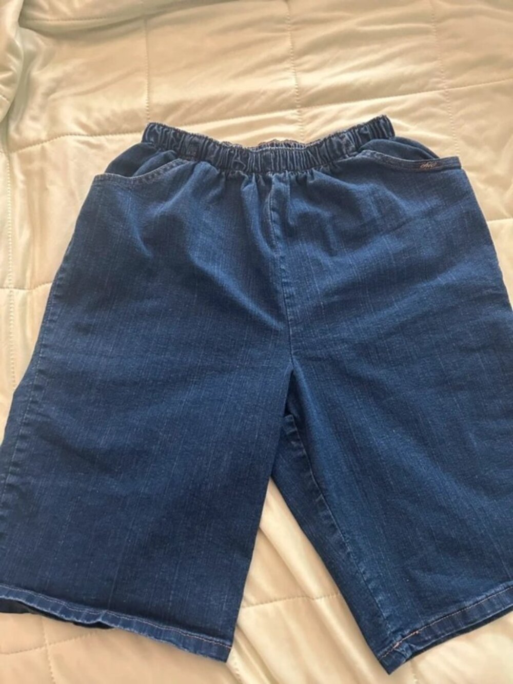 Vintage 90's/2000's Chic Denim Bermuda shorts - Size 14